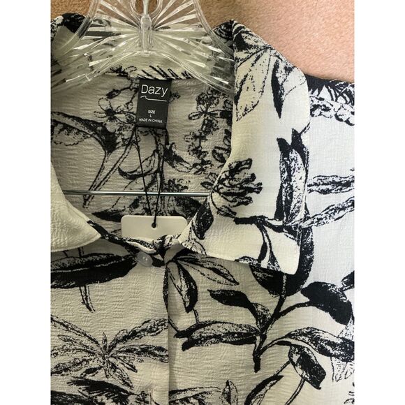 Dazy Women's Floral Print Button Down Short Sleeve Shirt Top - Size L - Picture 3 of 9